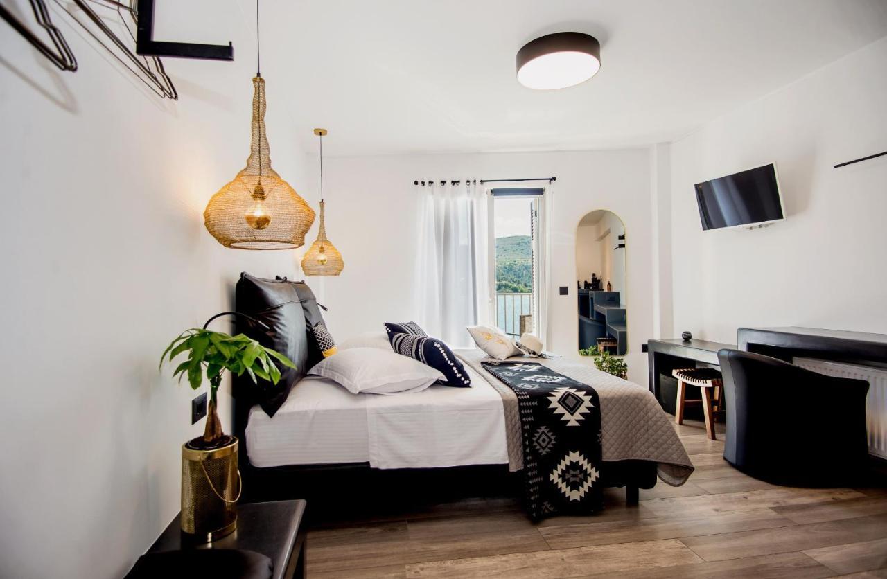 A & B Minimal Suite Ιι With Sea View In Argostoli Экстерьер фото