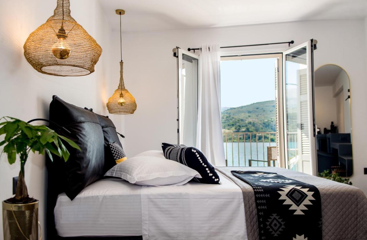 A & B Minimal Suite Ιι With Sea View In Argostoli Экстерьер фото