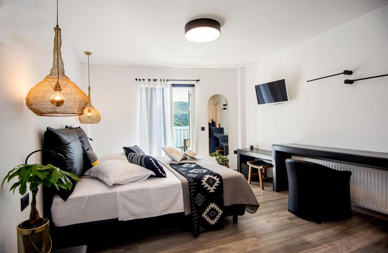 A & B Minimal Suite Ιι With Sea View In Argostoli Экстерьер фото