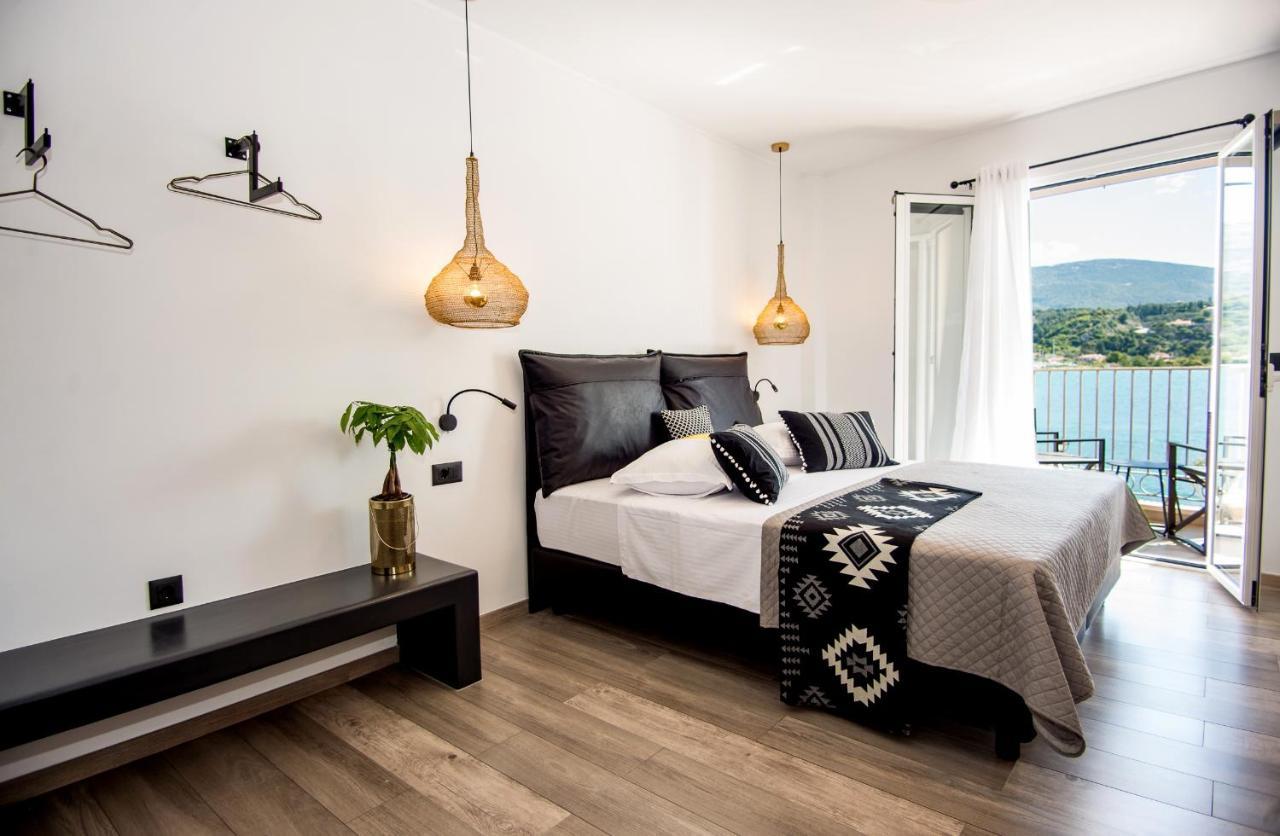 A & B Minimal Suite Ιι With Sea View In Argostoli Экстерьер фото