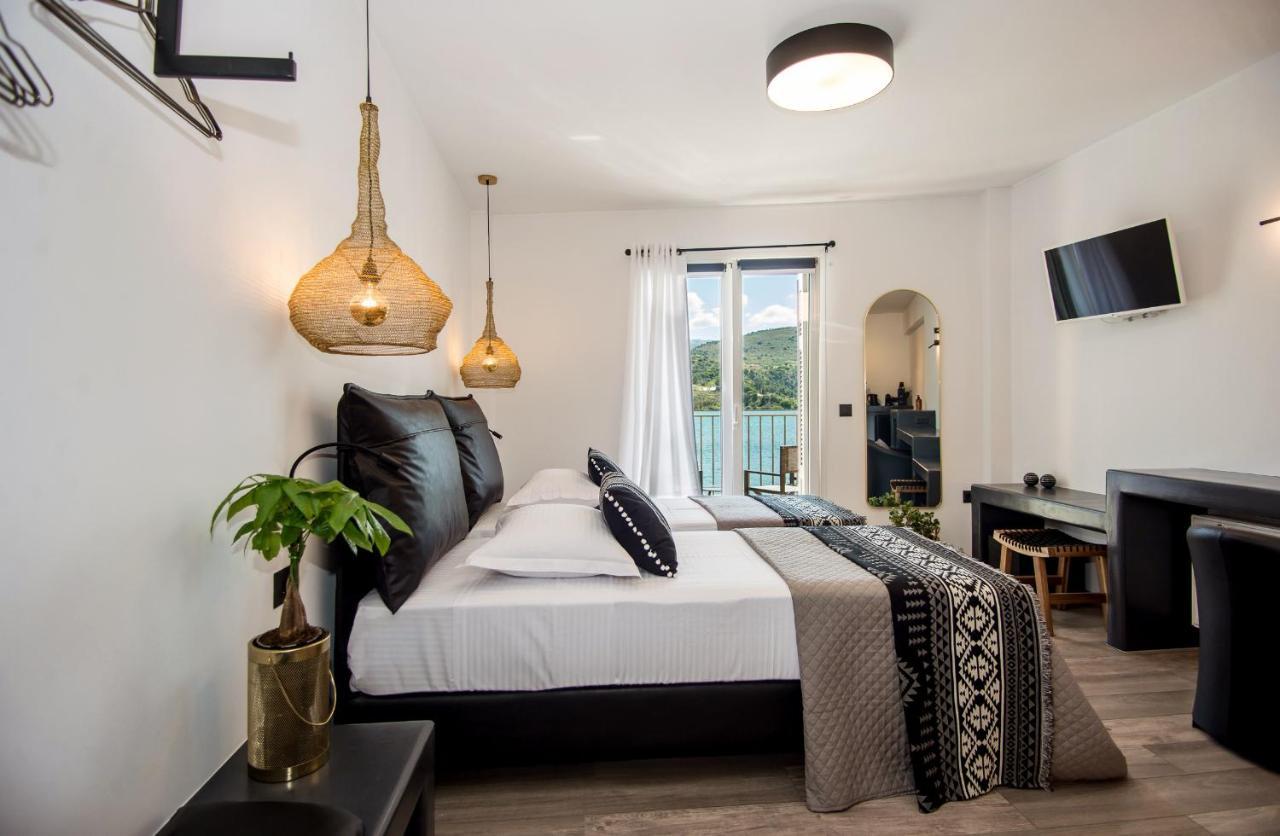 A & B Minimal Suite Ιι With Sea View In Argostoli Экстерьер фото